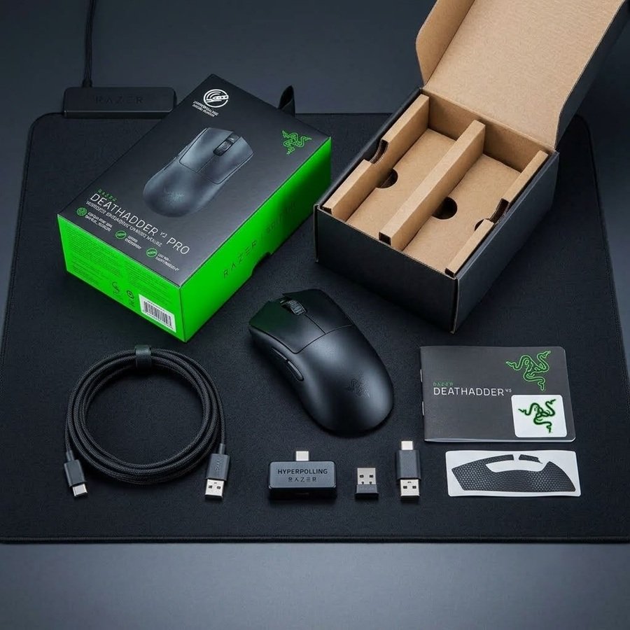 Razer DeathAdder V3 Pro unboxing and retail packaging